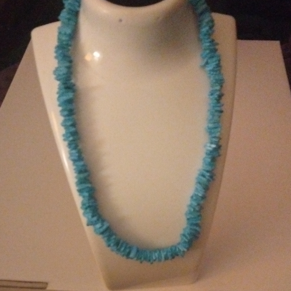 Turquoise Color Shell Beaded Necklace 16" NWT (SKU 1335)